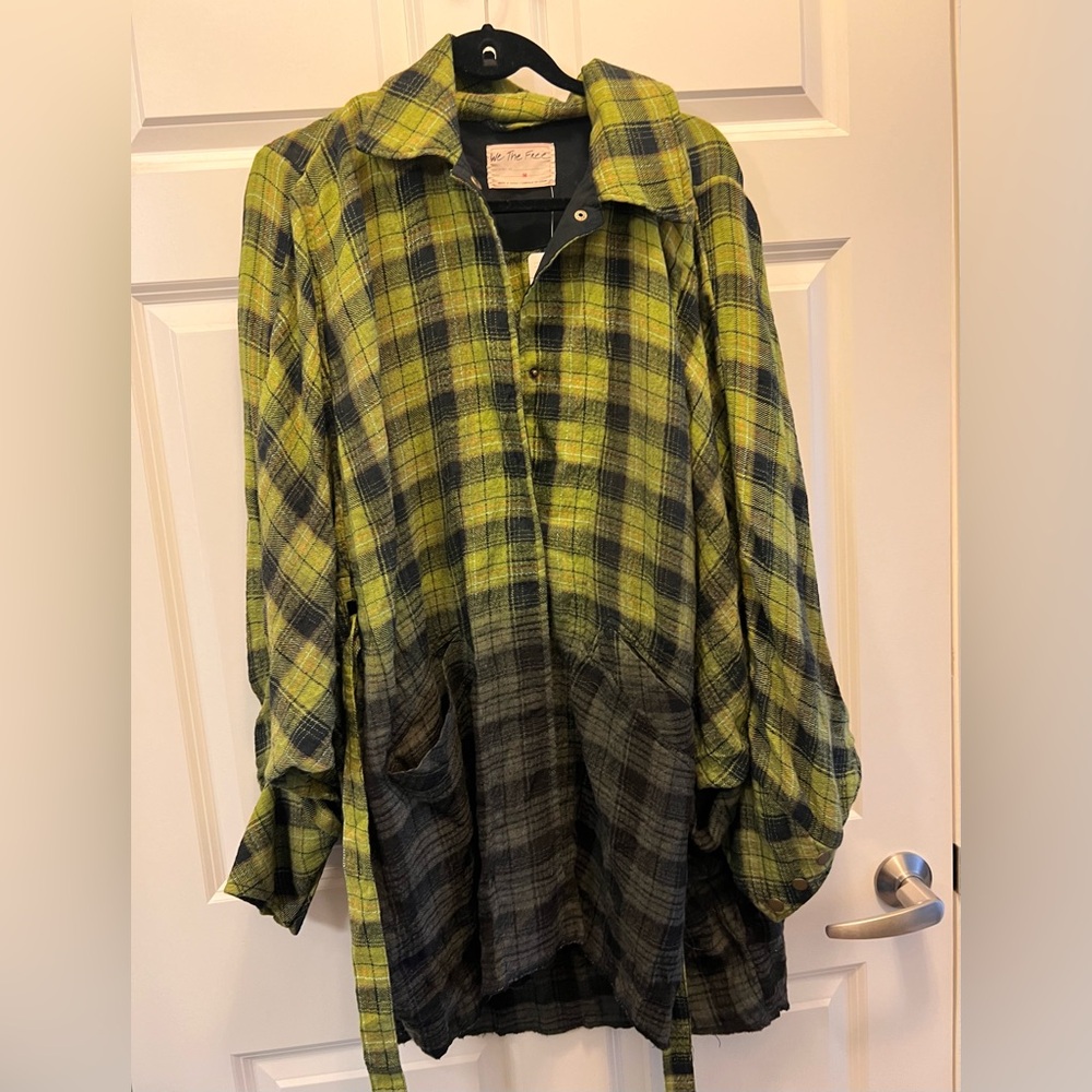 Plaid Button-Up Shirt in Green and Black